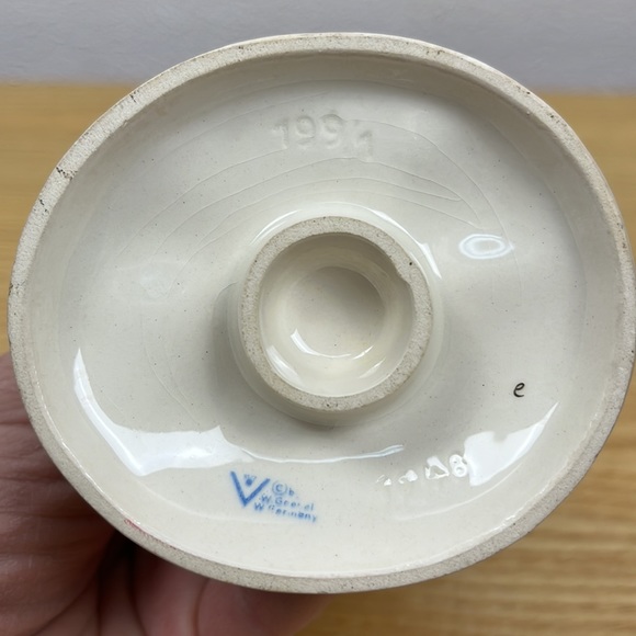 Hummel feeding time #199 - Picture 6 of 6